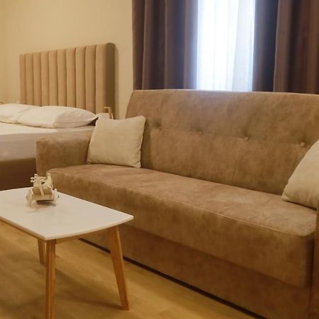 Bruno'S Apartment Tiranë Ngoại thất bức ảnh